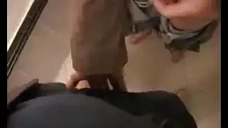 با سینه بازی کردن