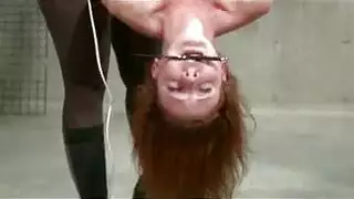 امهات عجوزه مع ابنها